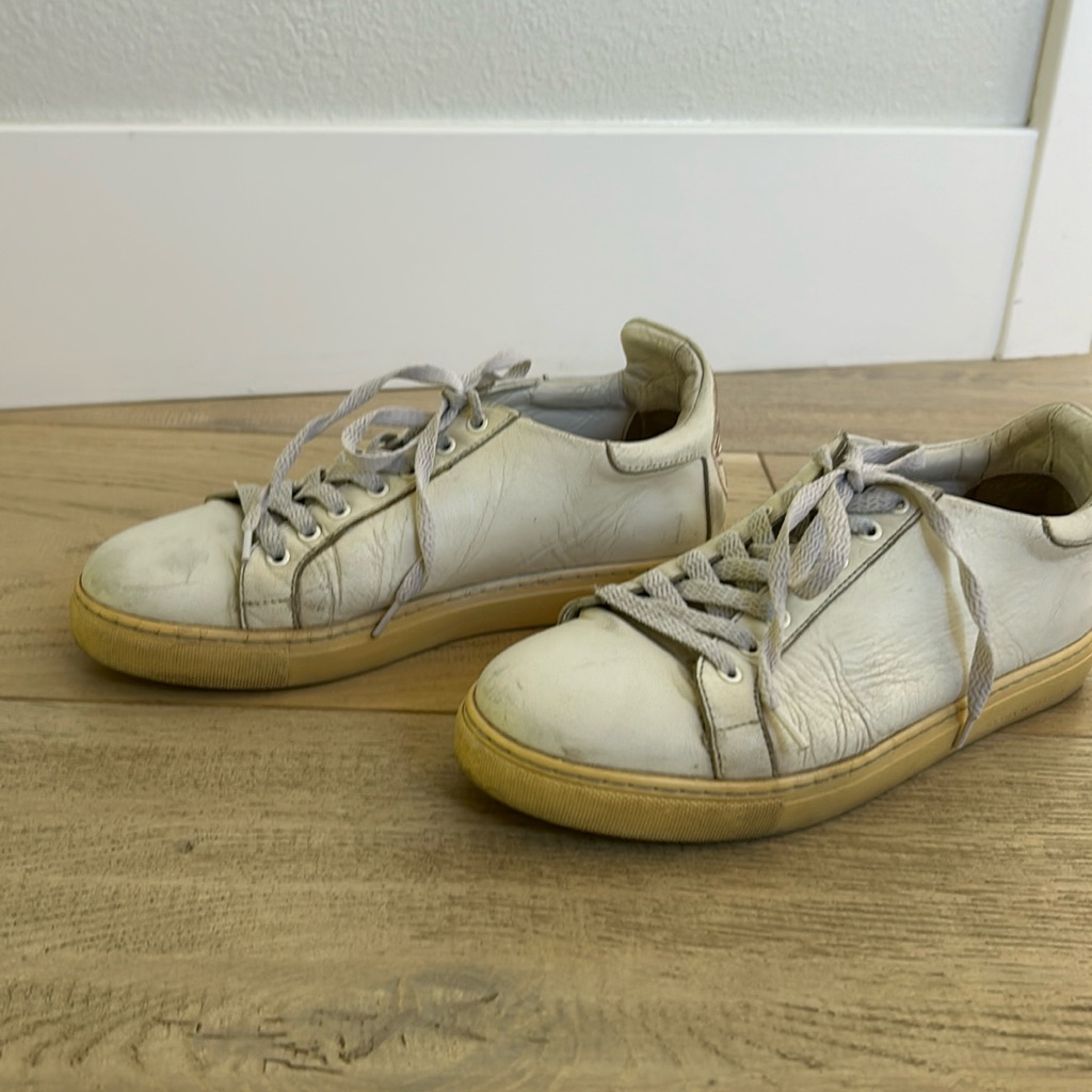 Sneaker